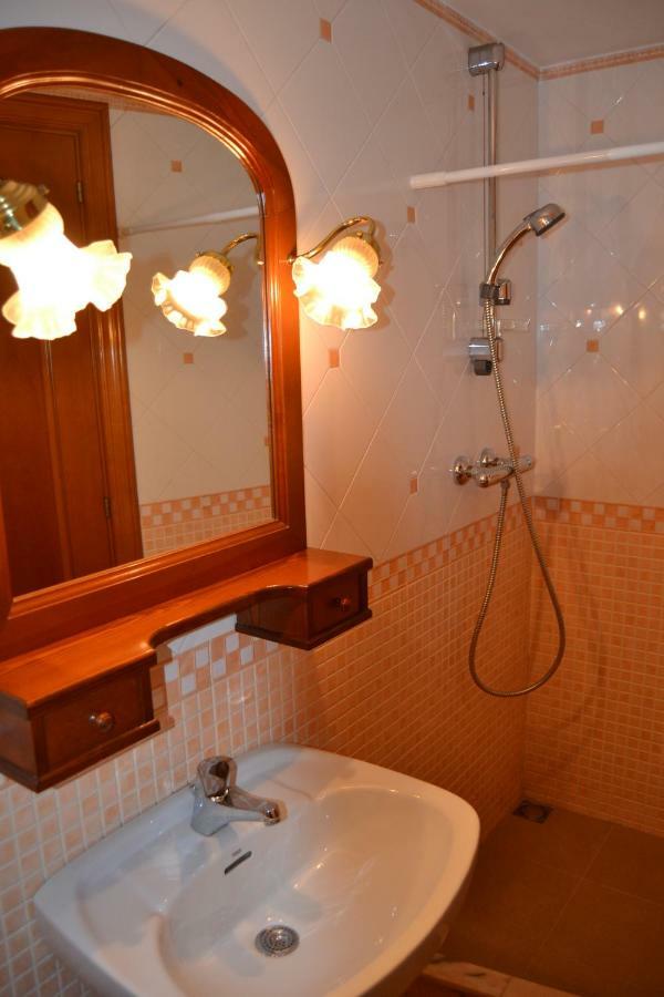 Placido Apartment Manresa Esterno foto